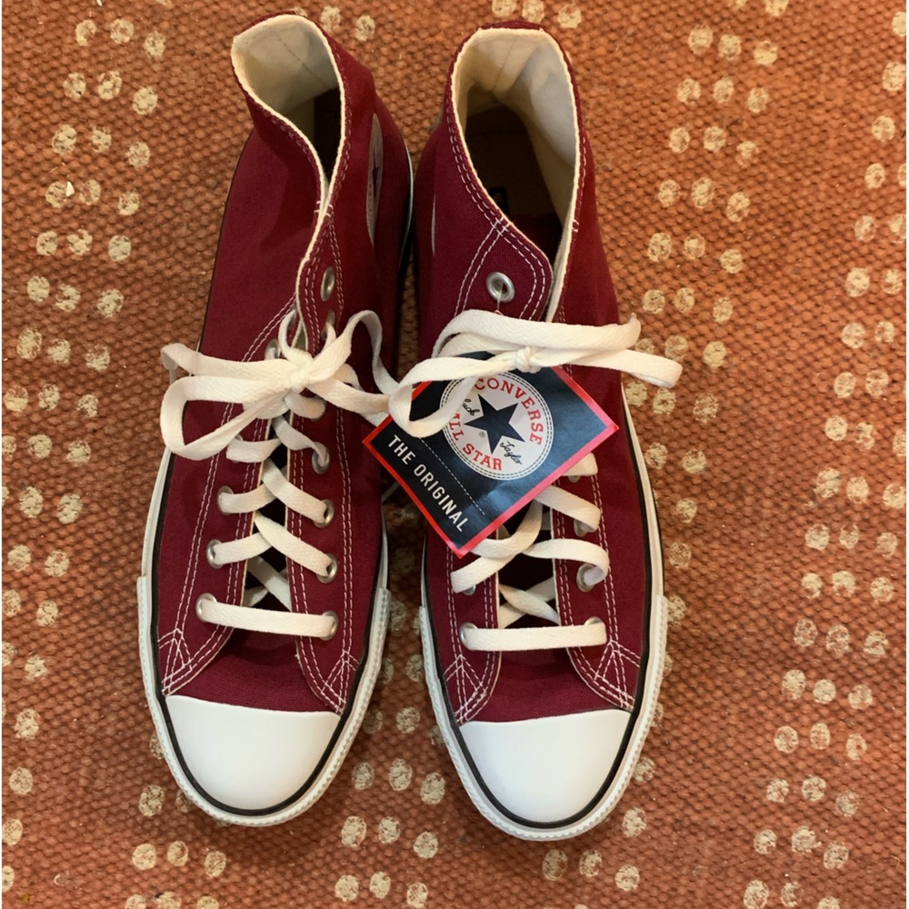 🚨🚨BRAND NEW🚨🚨 burgundy/red converse size 11.5  women’s